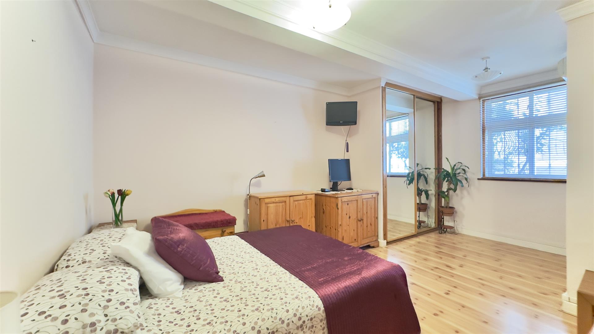 Image of Apartment - 2 Bedrooms - 1 Bathrooms for Sale in Gardiner's Road-Gibraltar, Image 8